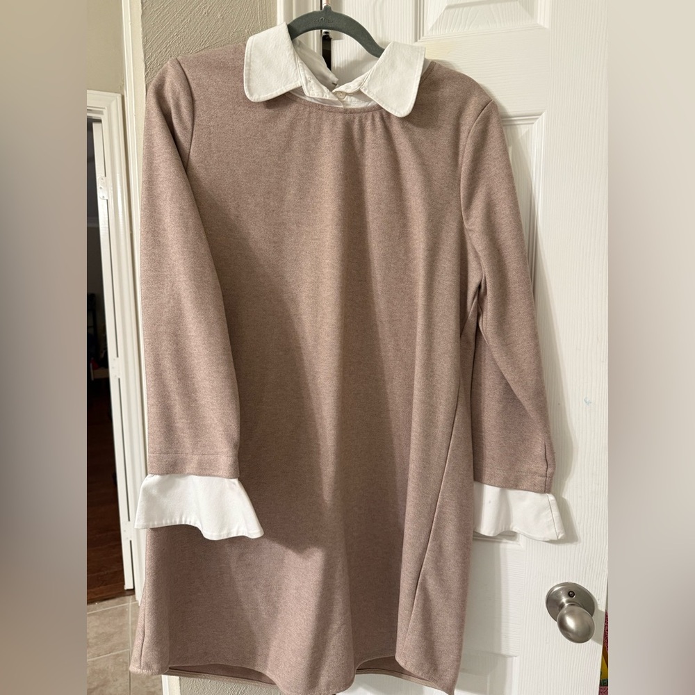 Elegant Tan Dress with White Collar